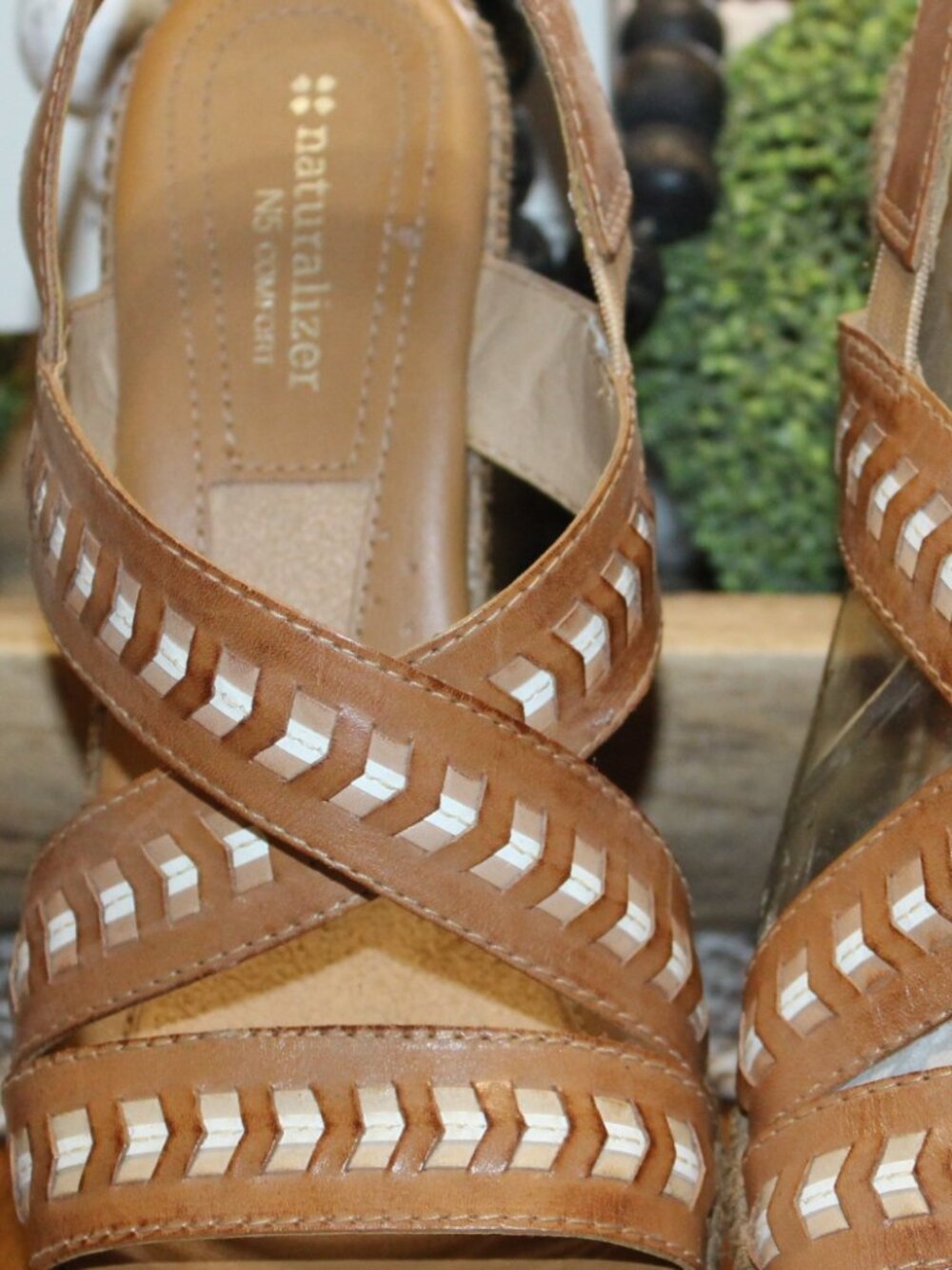 NWOT Naturalizer Oasis Leather Wedge Sandals 9 WIDE STUNNING!! - Picture 4 of 11